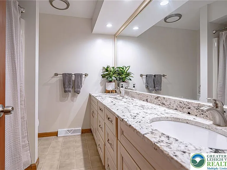 3705 Vale View Dr S — Photo 23
