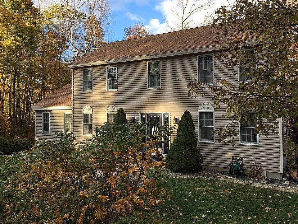 1st image of 84 Wellington St