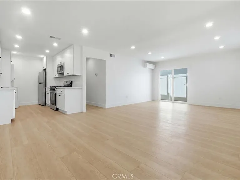 307 N Tustin Ave #B — Photo 9