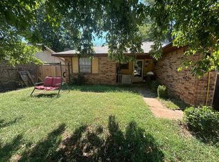 632 W Carson Dr, Mustang, OK 73064