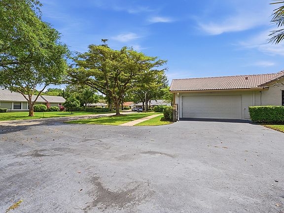 4th image of 9127 NW 51st Place