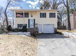 49 Curt Blvd, Saratoga Springs, NY 12866