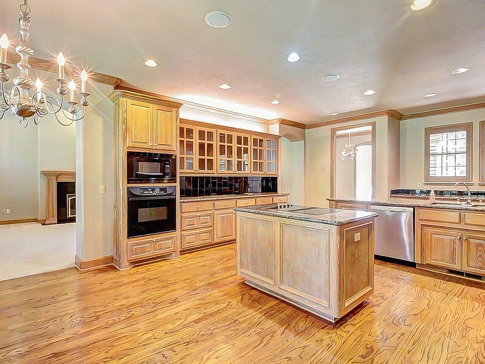 2322 Twin Creek kitchen