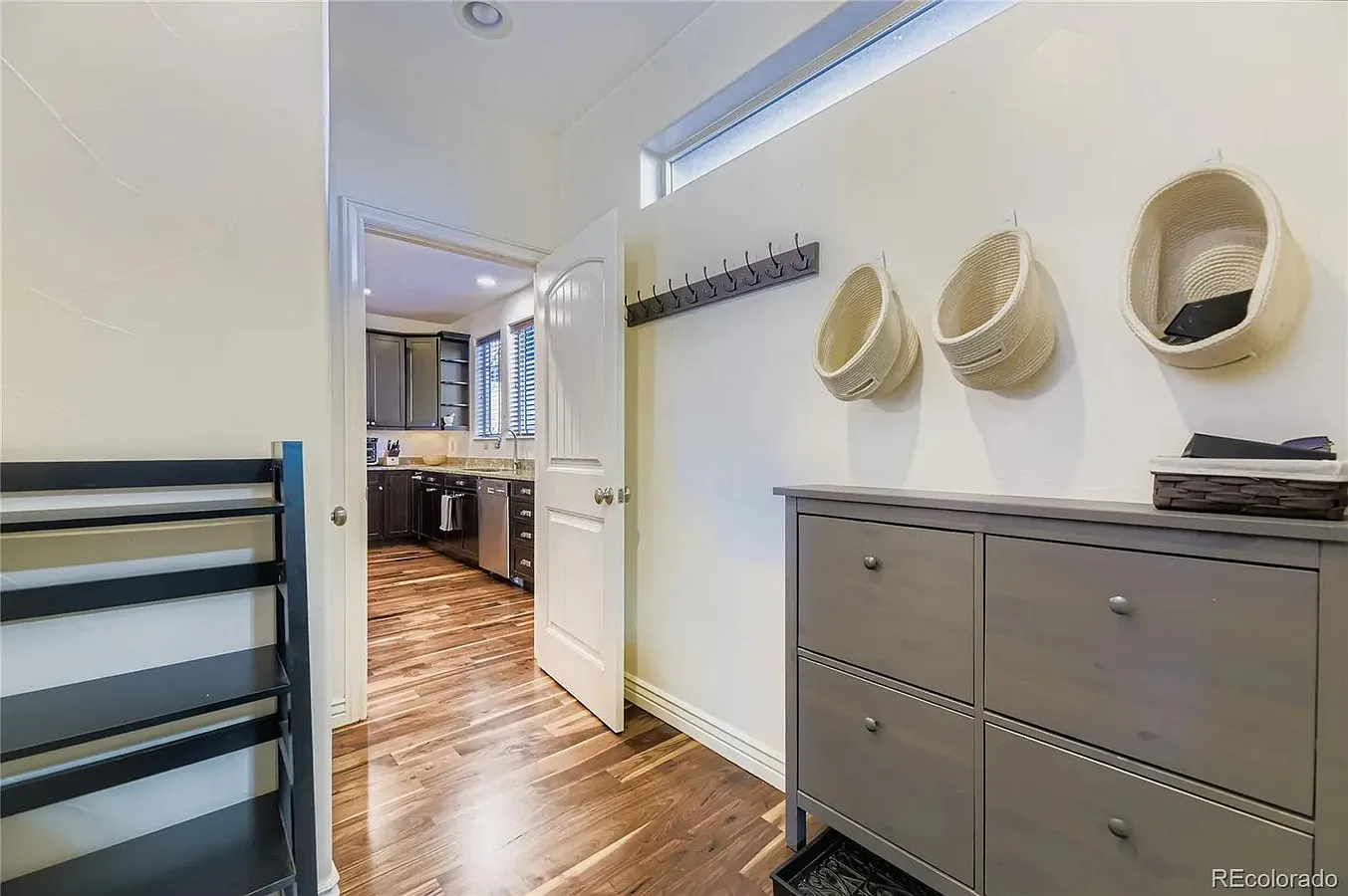 6 bed, 6.5 bath, 5000 sqft, $12,000 — Photo 4