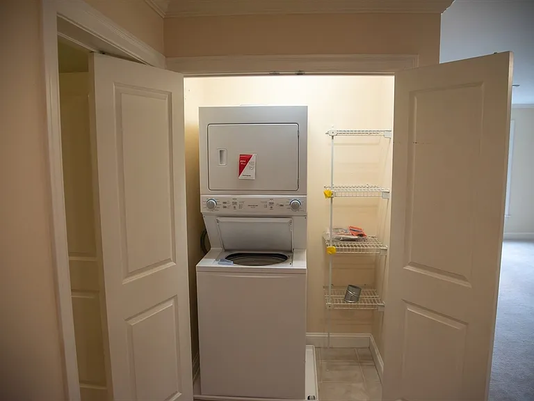 8 Crowninshield St #210 — Photo 19