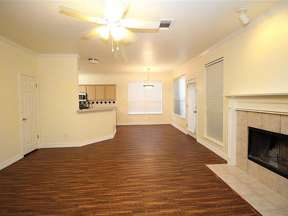 4th image of 6510 Cove Hollow Dr