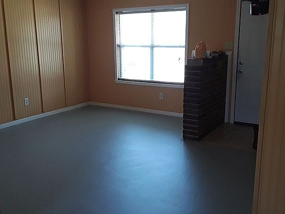 4th image of 515 N Maddox Cor
