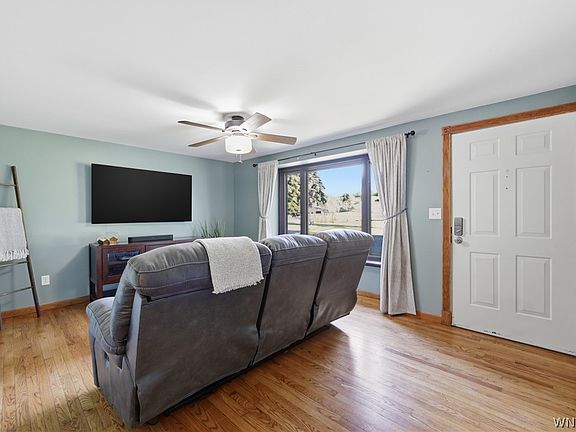 4th image of 2224 Harbor Run Ln