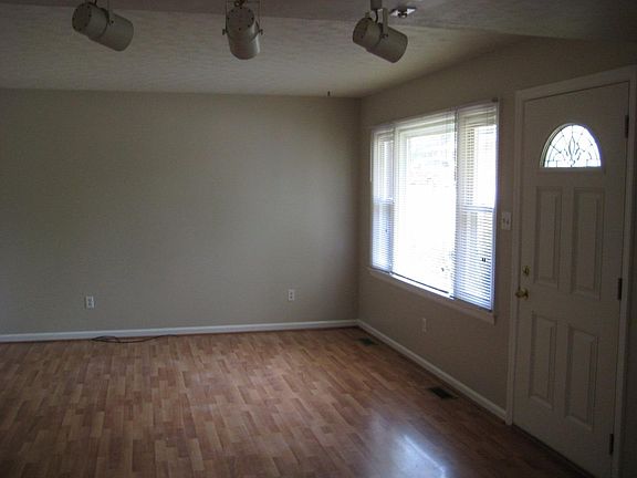 4th image of 3645 Niles Dr