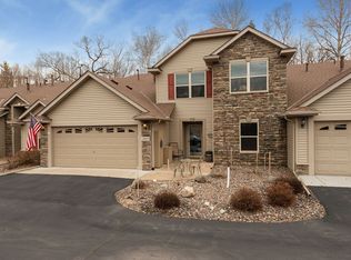 29513 Mentzer Ct, Lindstrom, MN 55045