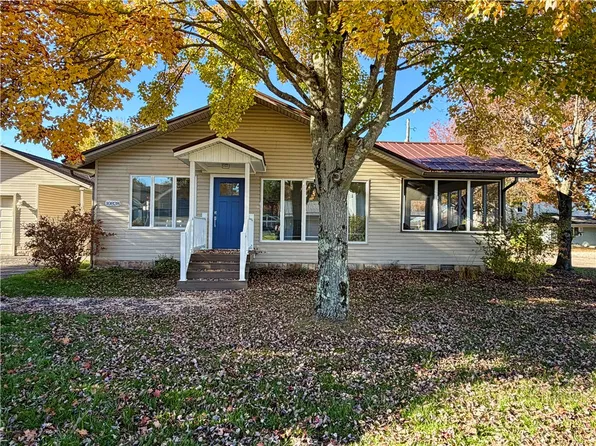 10828 Sargent St, Conneaut Lake, PA 16316