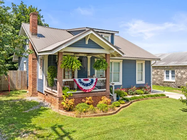 911 Kraft Ave, Fayetteville, TN 37334