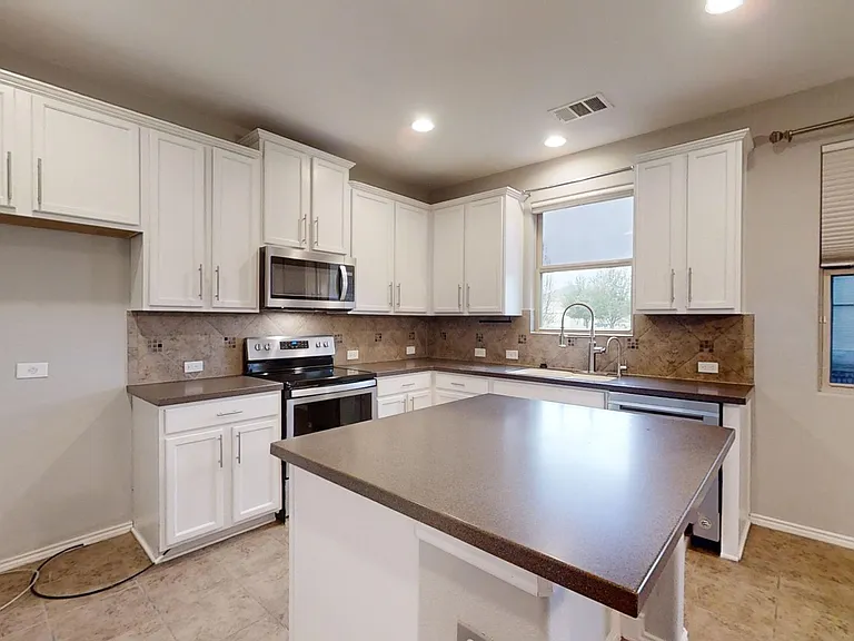 2915 Thunder Gulch — Photo 9