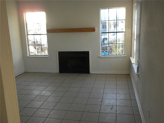 4th image of 10451 Chelmsford Dr