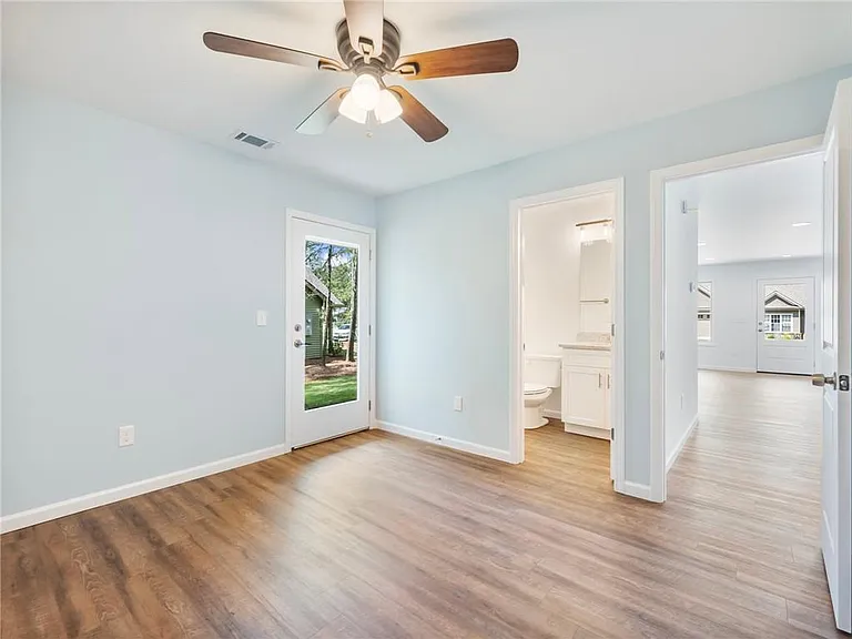 8083 Beachwood Dr — Photo 17