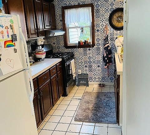 3rd image of 12 Lowell Rd