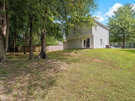 3rd image of 137 W Corley Ln