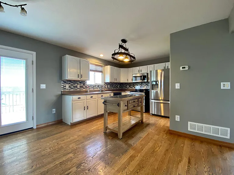 865 Winebrook Way — Photo 4