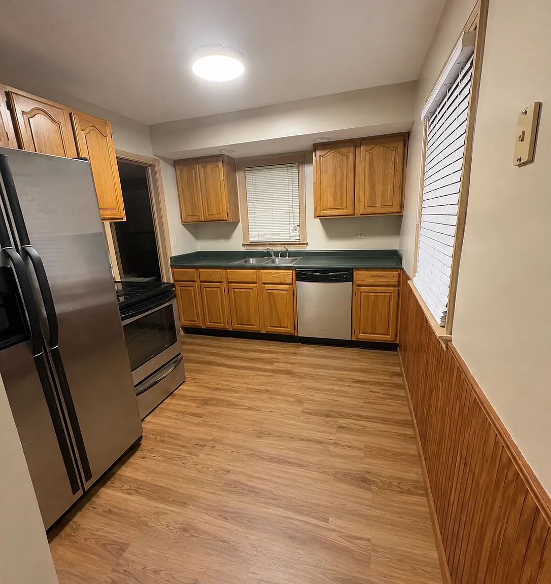 2 bed, 800 sqft, $1,300 — Photo 2