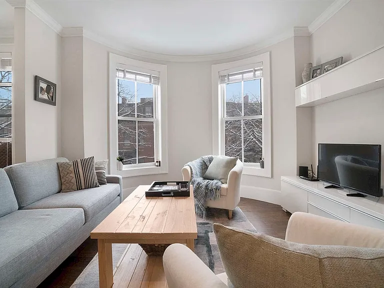 158 W Newton St #2 — Photo 2