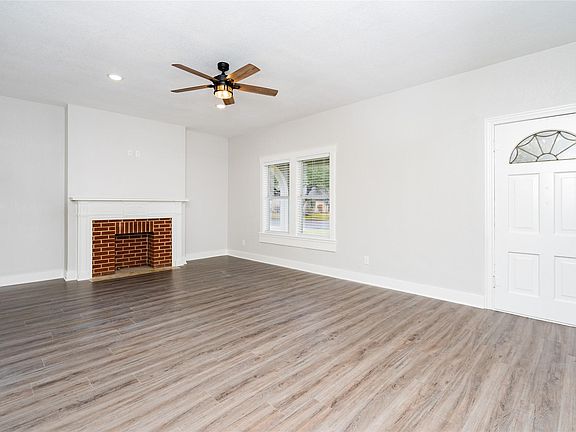 3rd image of 311 Avenue G
