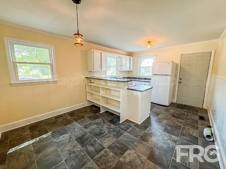 1403 Clingman St — Photo 18