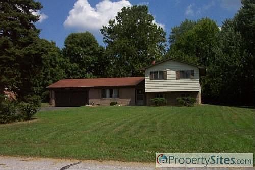 4th image of 4917 Beech Dr