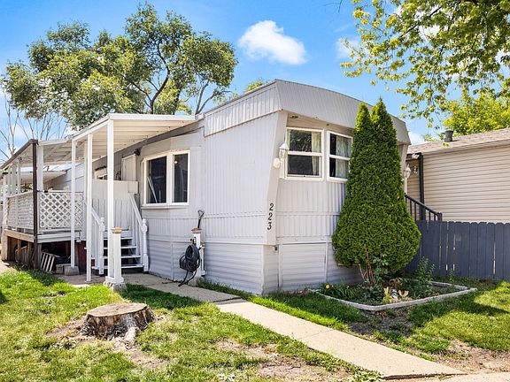 2nd image of 428 W Touhy Ave Lot 223