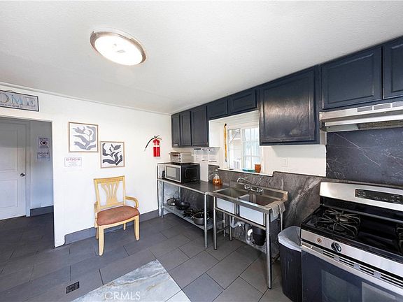 5th image of 2430 W 6th St #A&b