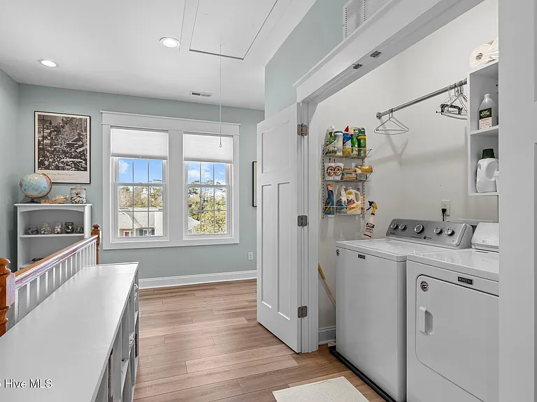 310 Lord Berkeley Dr — Photo 40