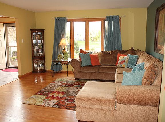 5th image of 8443 Brookside Glen Dr