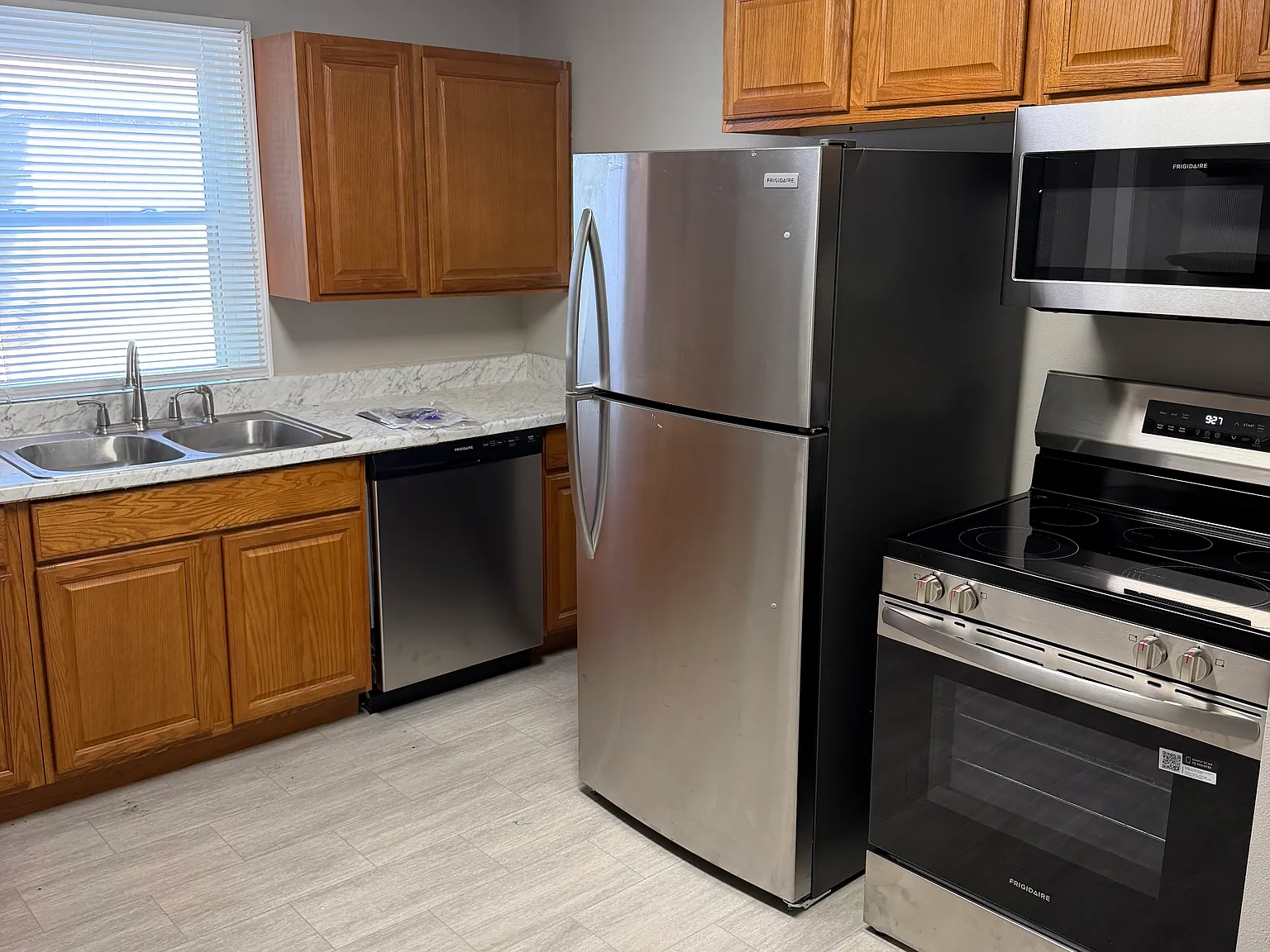 3 bed, 1325 sqft, $1,200 — Photo 3