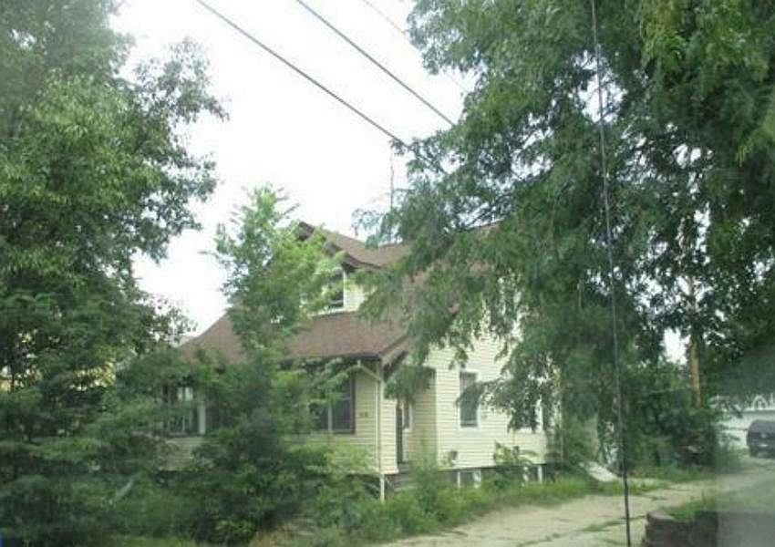 2nd image of 710 17th St SE