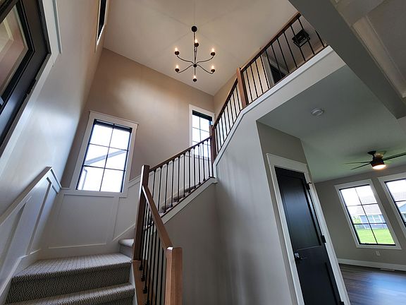 3rd image of 9400 Tall Grass Trail St