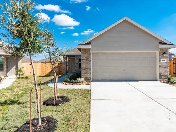 8830 Bar Harbor Dr, Baytown, TX 77520