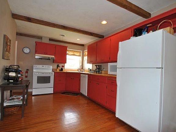 2nd image of 501 Fulton St