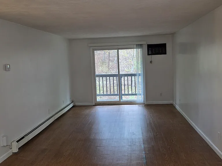 310 Brook Village Rd #19 — Photo 4