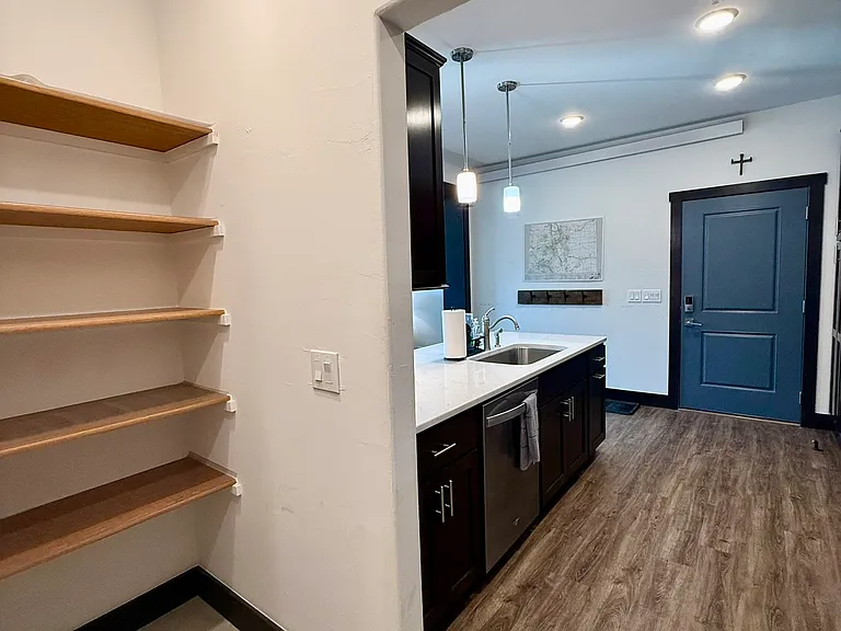 160 E Jasper Ave #103 — Photo 3