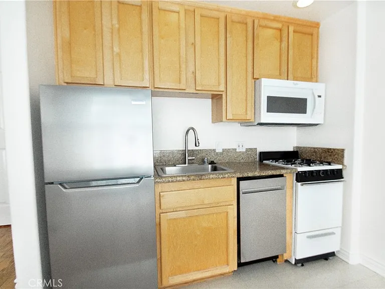 3662 Clarington Ave #3 — Photo 31