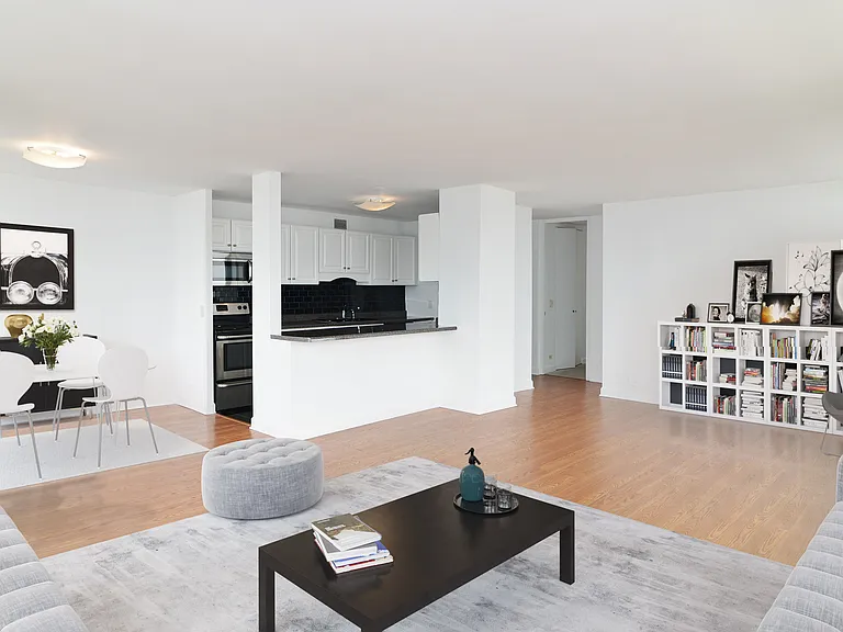 1030 N State St #40E — Photo 4