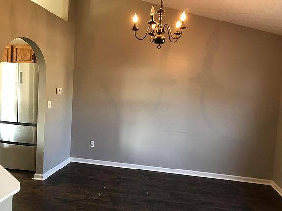 5th image of 571 Glen Oaks Dr