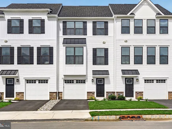 133 Domenica Dr, Moorestown, NJ 08057