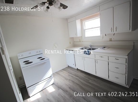5th image of 2238 Holdrege St
