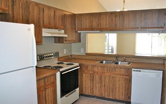 2nd image of 270 Live Oak Blvd