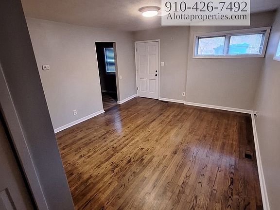 3rd image of 836A Ridge Rd