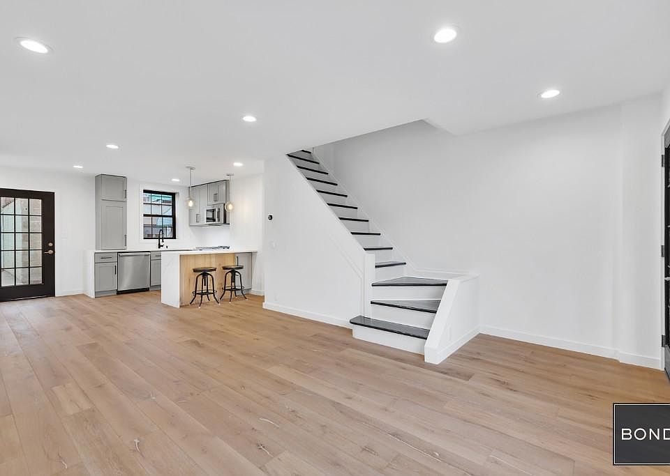 1st image of 2036 28th St