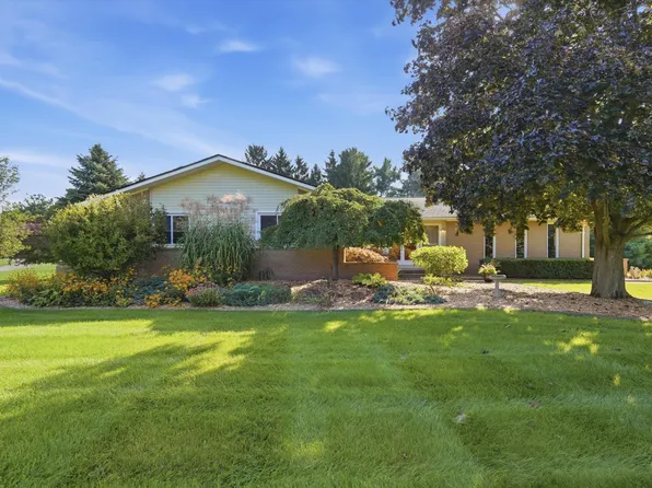 6297 Lodi Ln, Saline, MI 48176