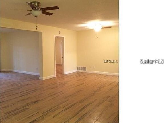 4th image of 2173 University Dr S