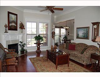 2nd image of 215 Gloucester Dr