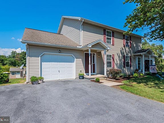 2nd image of 3689 Mountain Shadow Dr